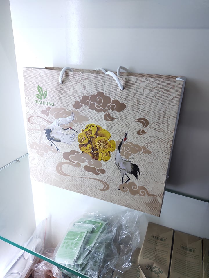 Trà đinh lăng hoa vàng giúp an thần ngủ ngon